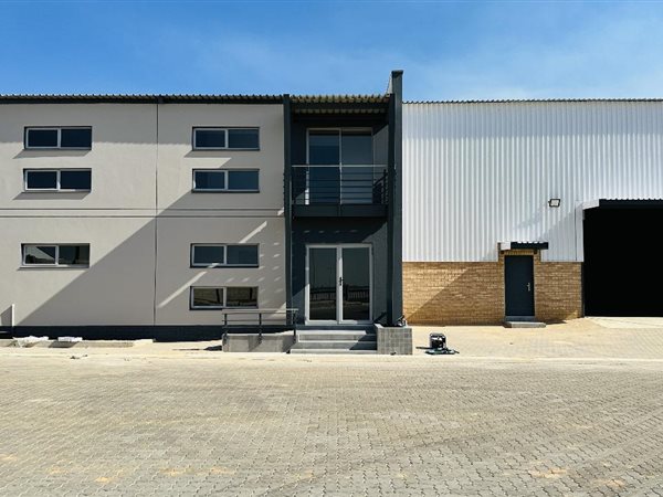 654  m² Industrial space