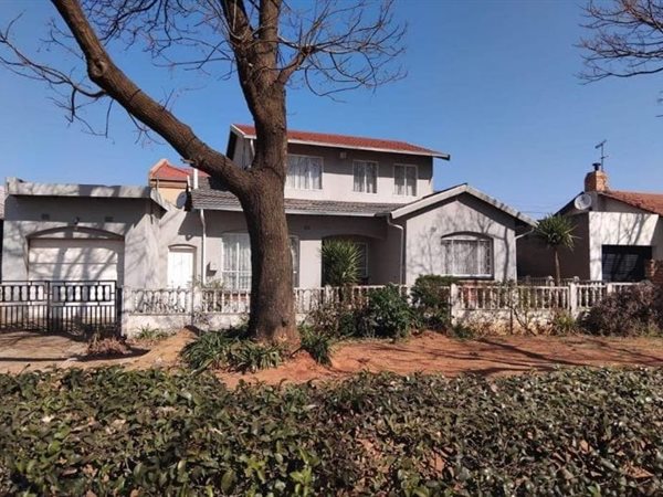 5 Bedroom House 5 Bedroom House