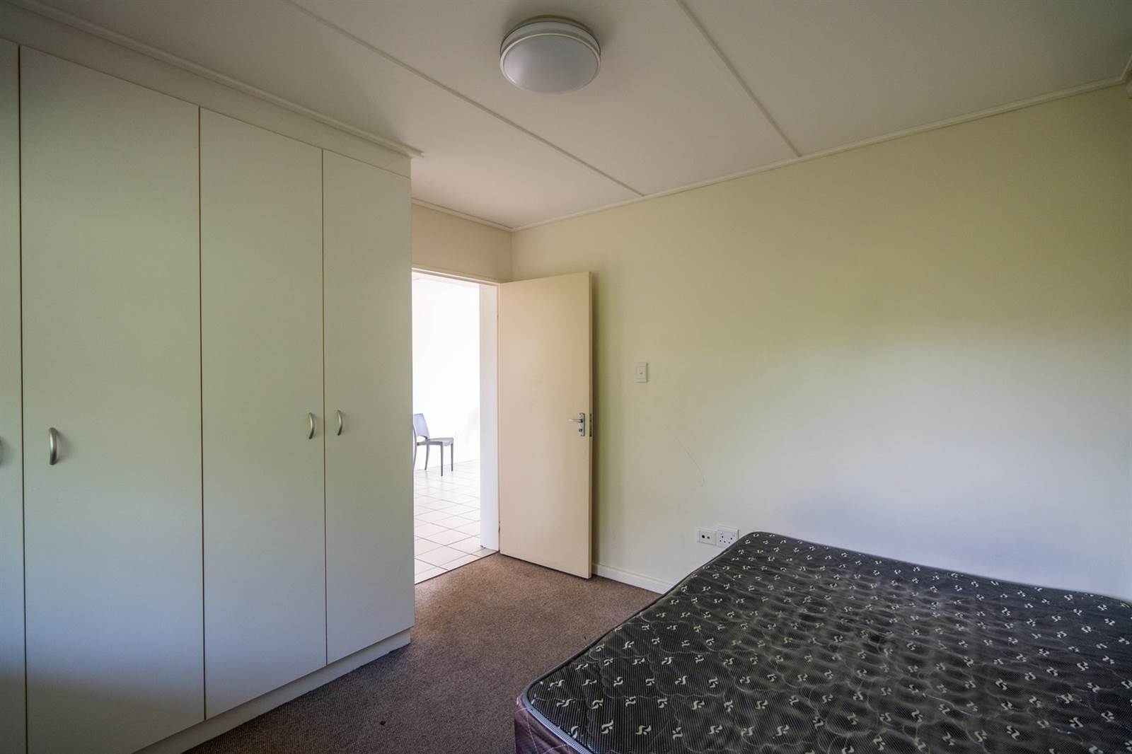 2 Bed Apartment in Grahamstown Central photo number 16