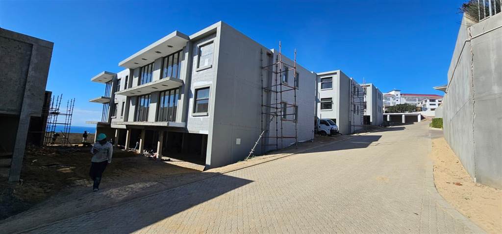 2 Bed Apartment in Mossel Bay Central photo number 3