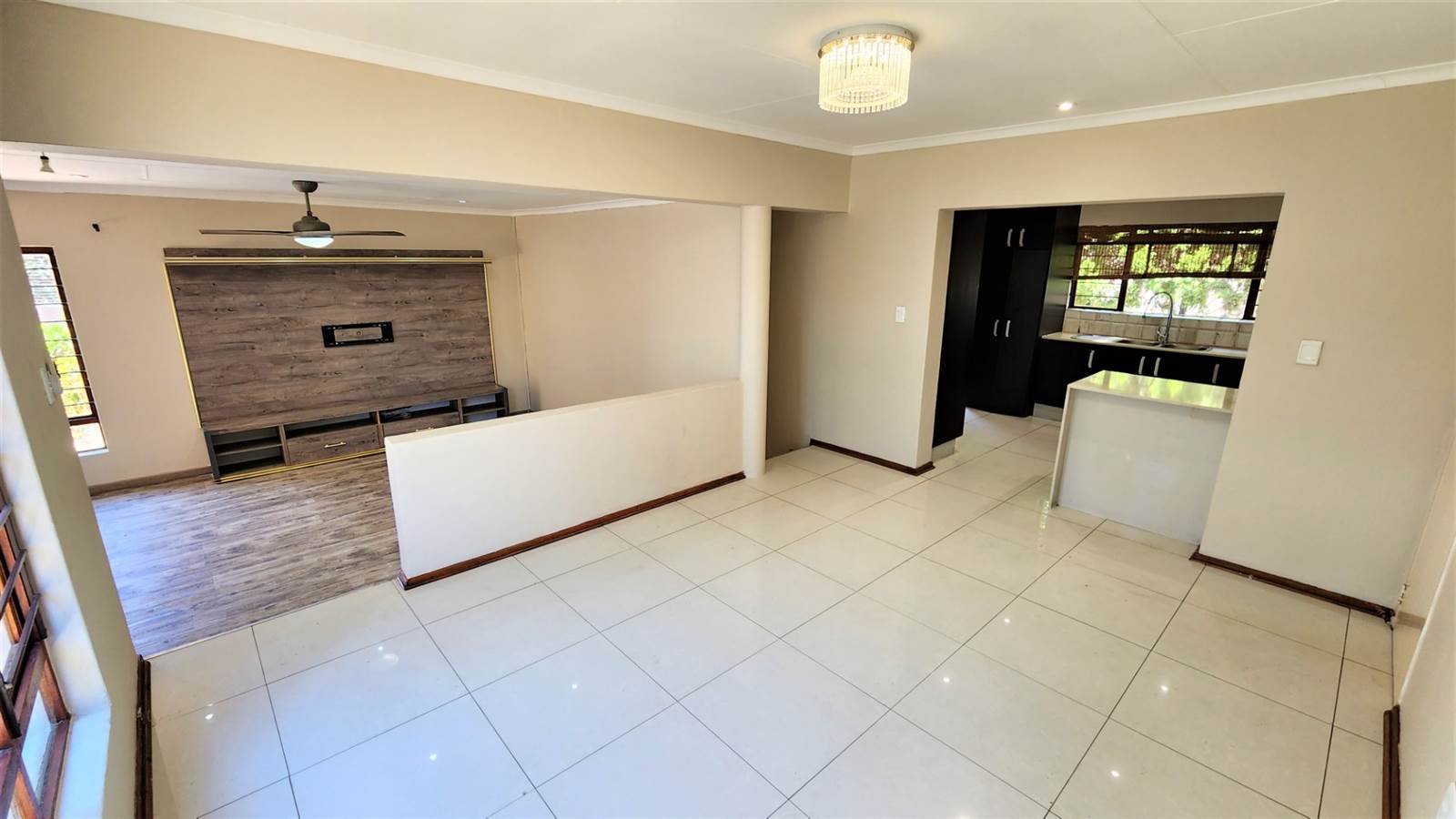3 Bed House in Fourways photo number 5