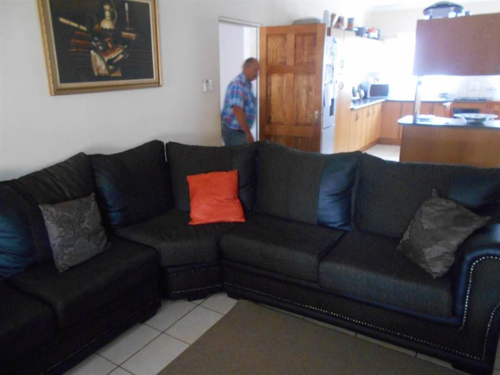 3 Bed House in Oudorp photo number 4