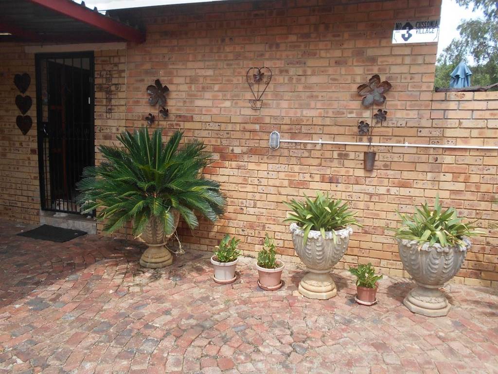 3 Bed House in Oudorp photo number 1
