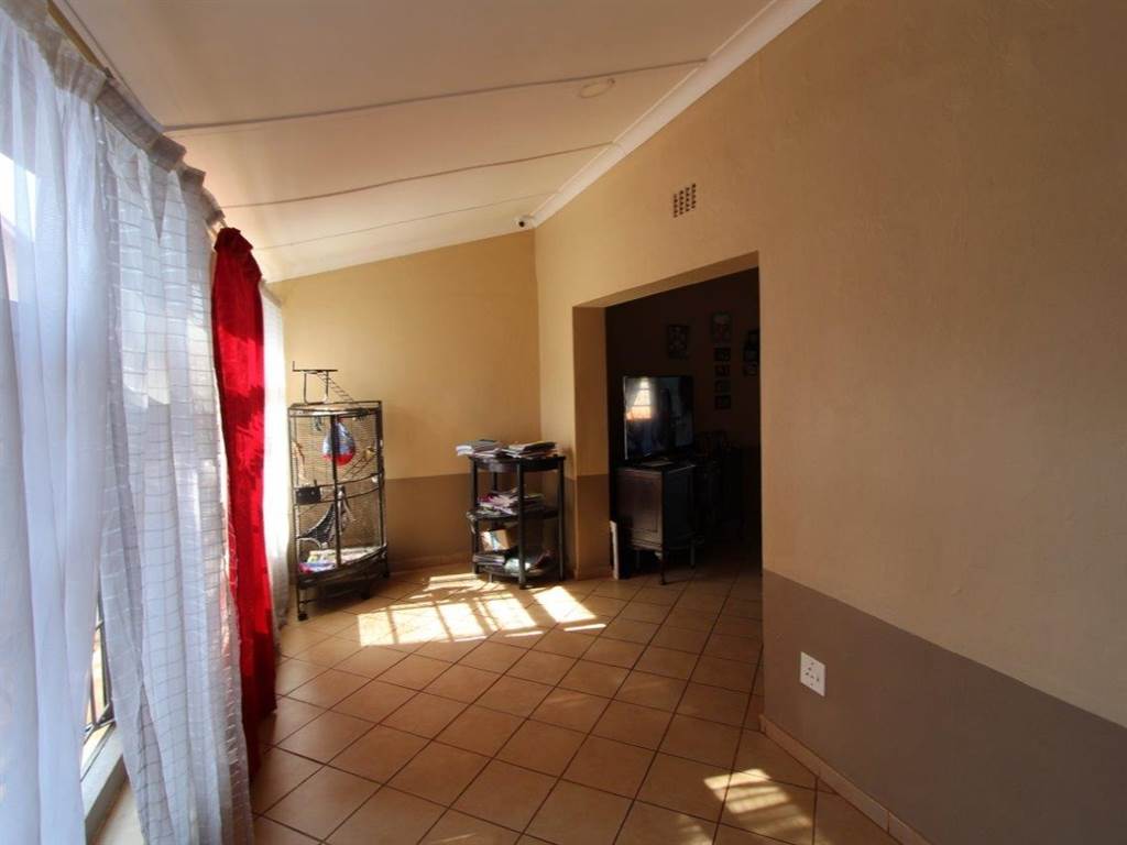 4 Bed House in Mookgophong (Naboomspruit) photo number 21