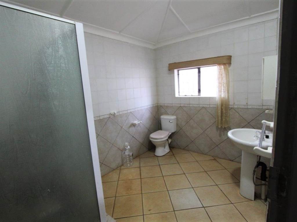 4 Bed House in Mookgophong (Naboomspruit) photo number 8