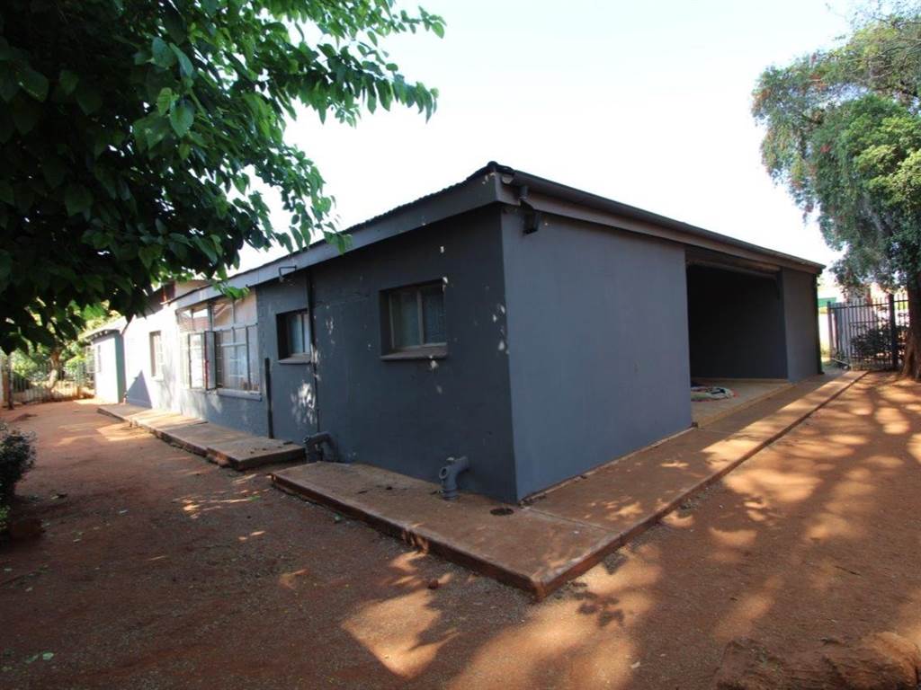 4 Bed House in Mookgophong (Naboomspruit) photo number 29