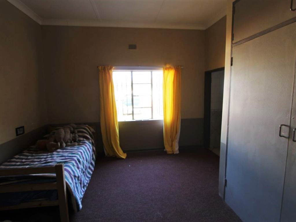 4 Bed House in Mookgophong (Naboomspruit) photo number 9