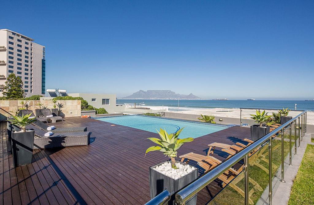 2 Bed Apartment in Bloubergstrand photo number 16