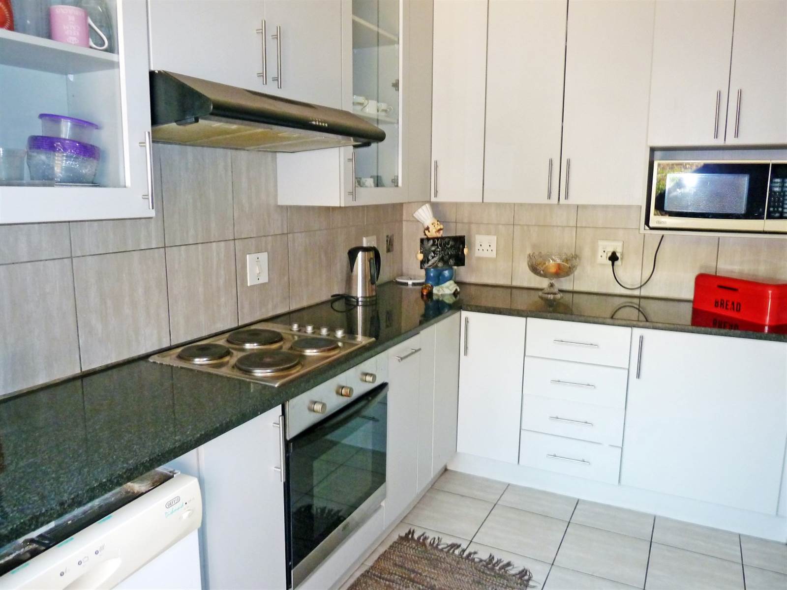 3 Bed Townhouse in Corlett Gardens photo number 12