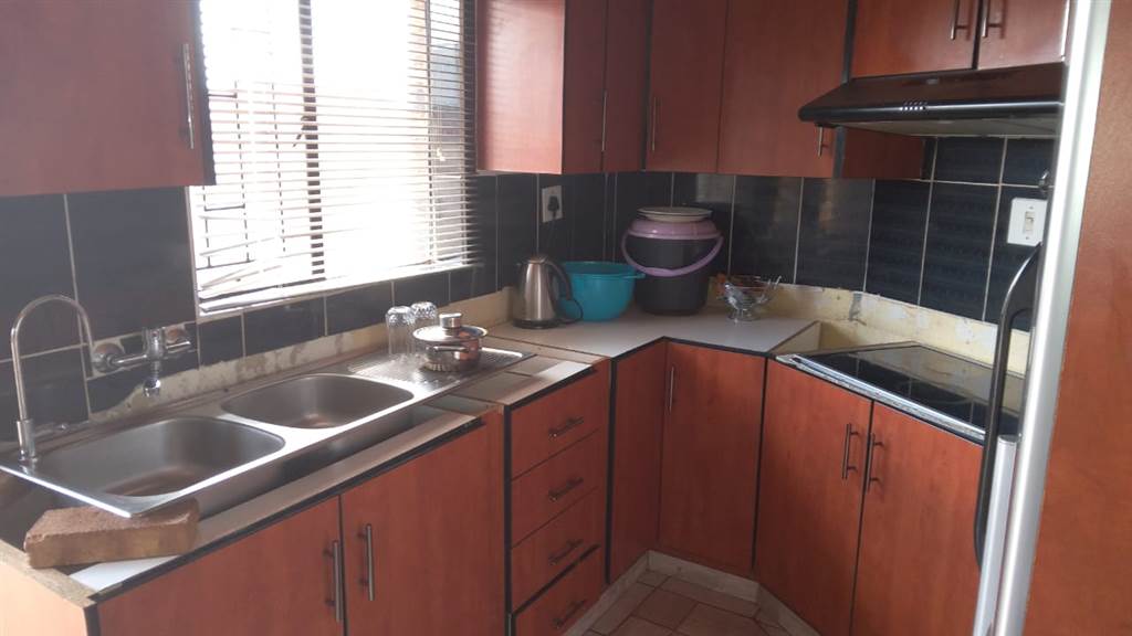 3 Bed House in Mmabatho unit 14 photo number 9