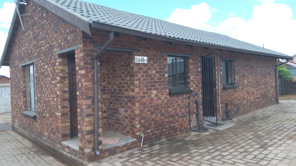 3 Bed House in Mmabatho unit 14 photo number 6