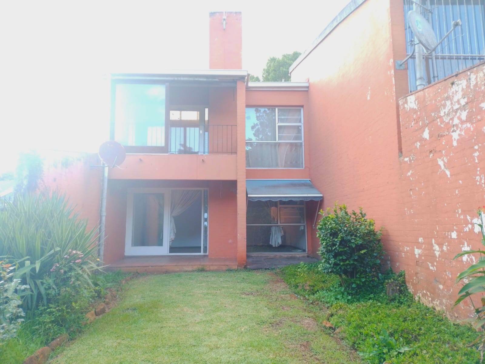 2 Bed Apartment in Howick photo number 4