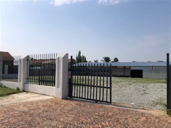 200 m² Land available in Ravenswood