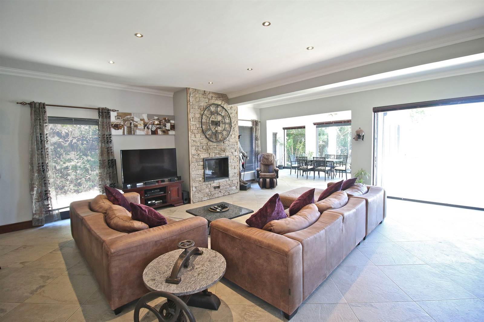 13 Bed House in Plattekloof photo number 2