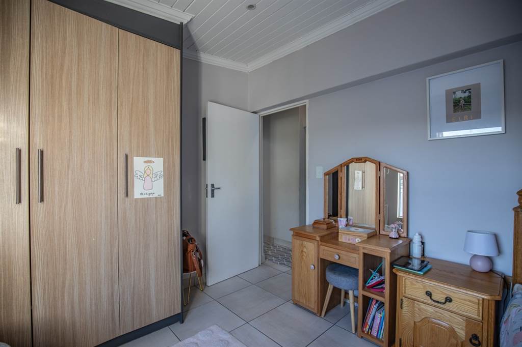 3 Bed Townhouse in Erasmus Park photo number 14