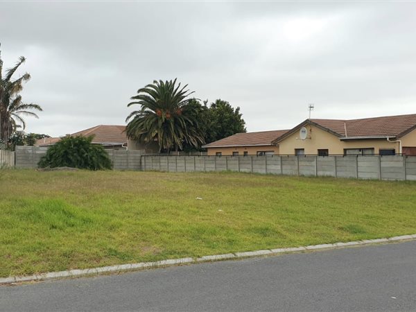 587 m² Land available in Brackenfell Central
