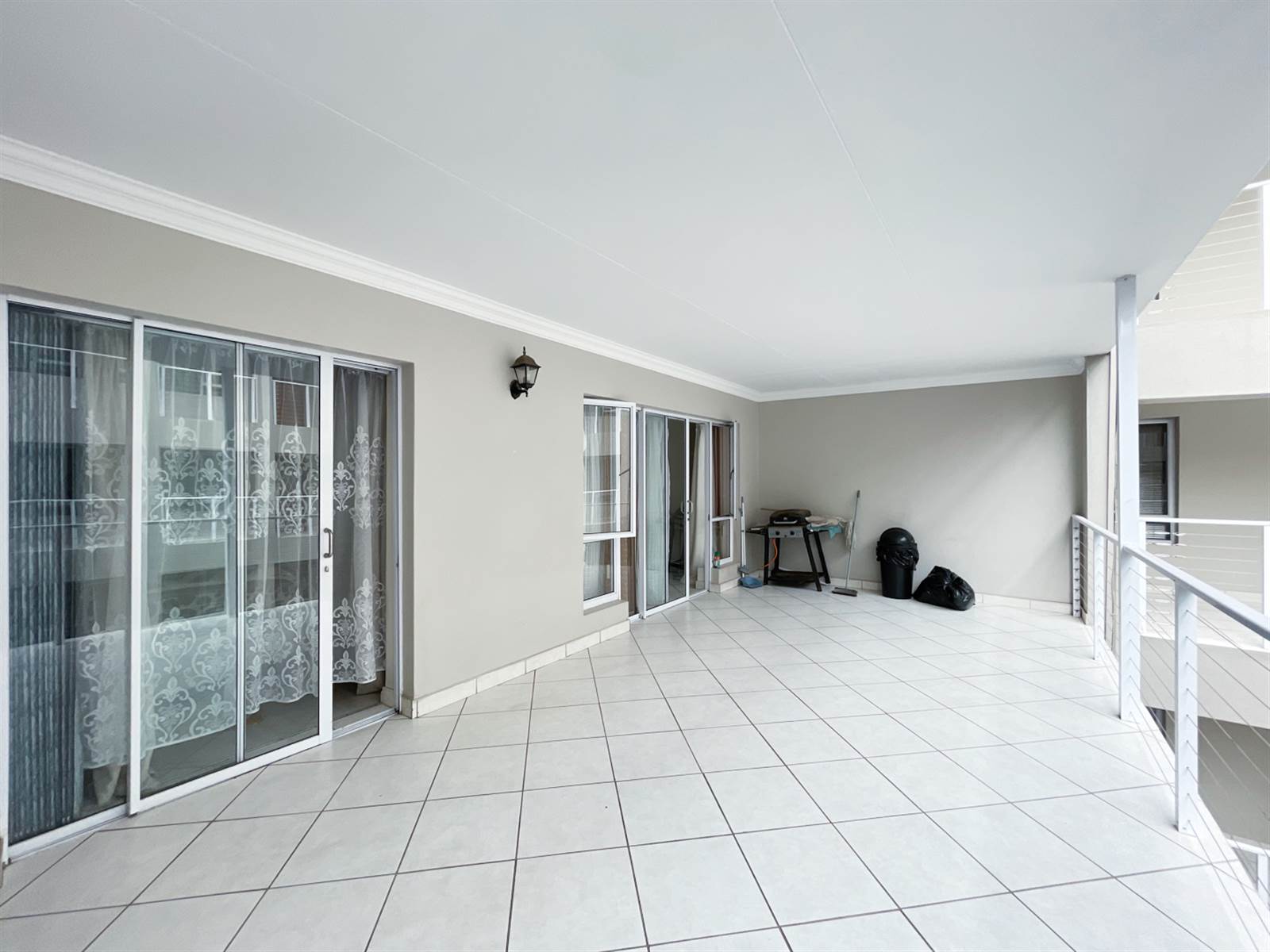 2 Bed Apartment in Jeffreys Bay photo number 11