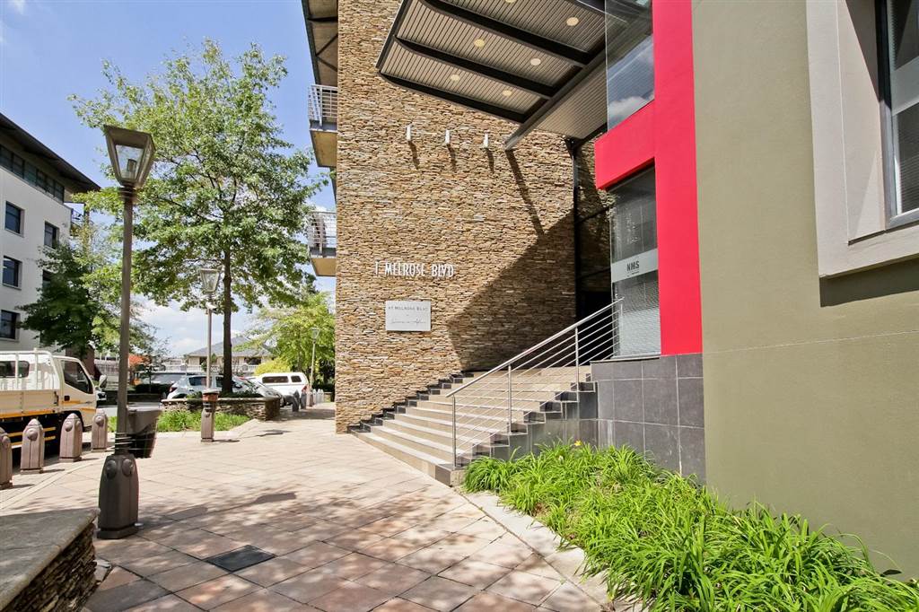 2 Bed Apartment in Melrose Arch photo number 18