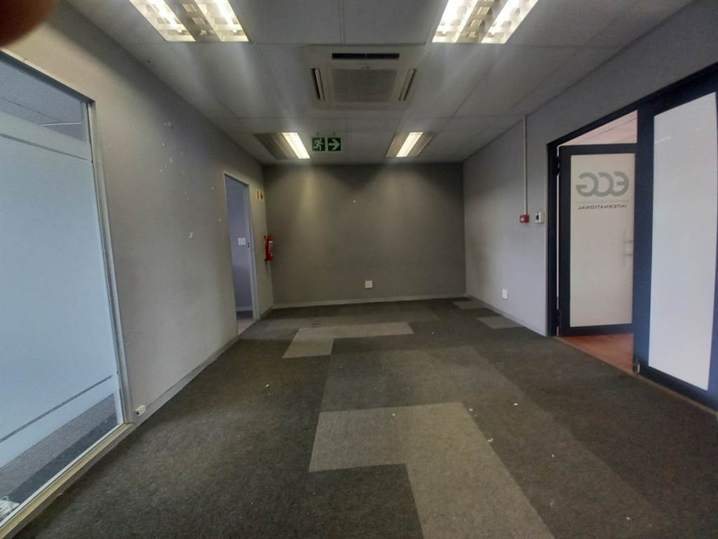 224  m² Office Space in Hatfield photo number 2