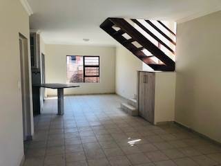 3 Bed Duplex in Waterval East photo number 4