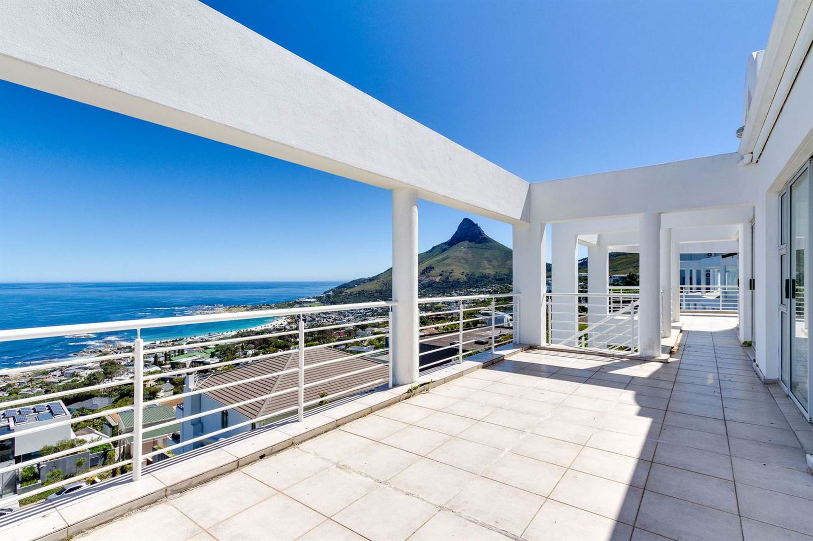 4 Bed House in Camps Bay photo number 21