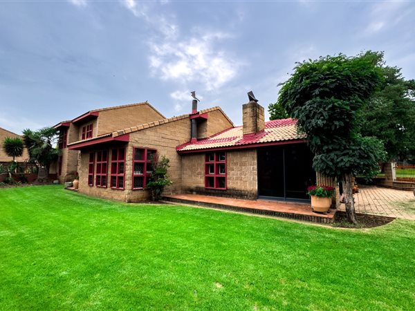 4 Bedroom Townhouse 4 Bedroom Townhouse