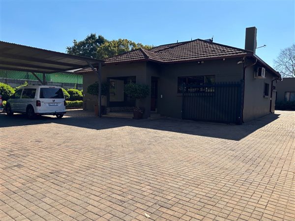 4 Bedroom House 4 Bedroom House