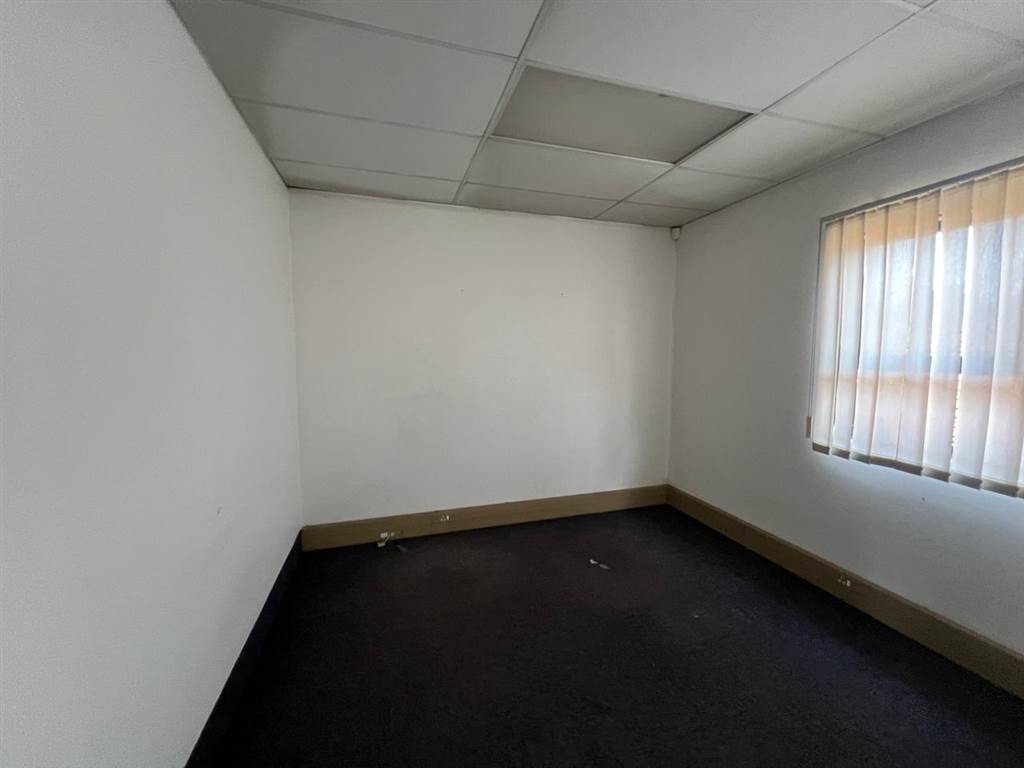 122  m² Commercial space in Alberton photo number 3