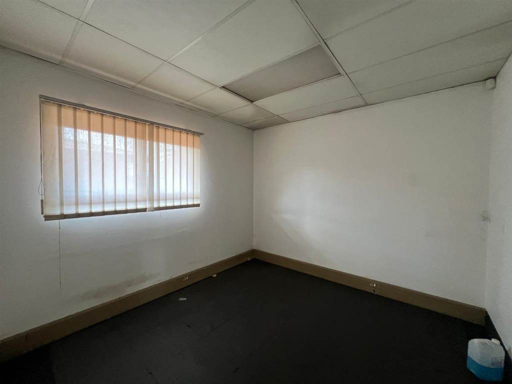 122  m² Commercial space in Alberton photo number 5