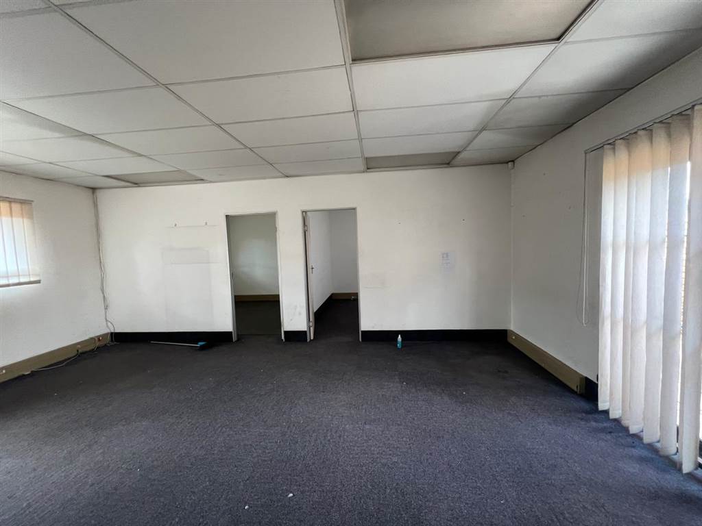 122  m² Commercial space in Alberton photo number 7