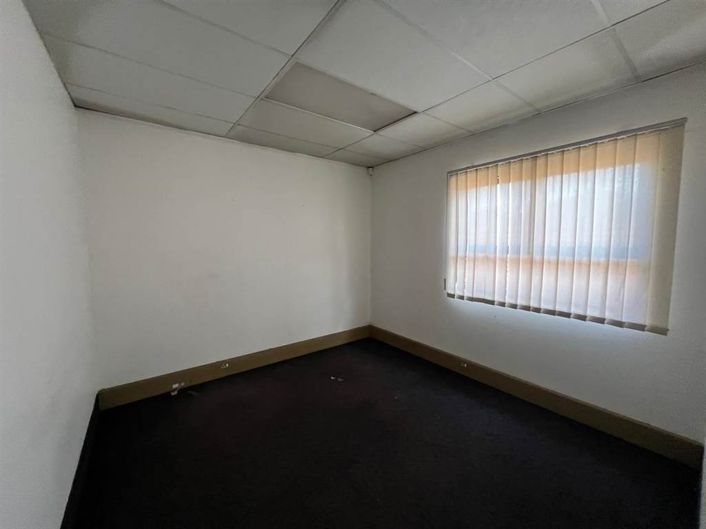 122  m² Commercial space in Alberton photo number 4