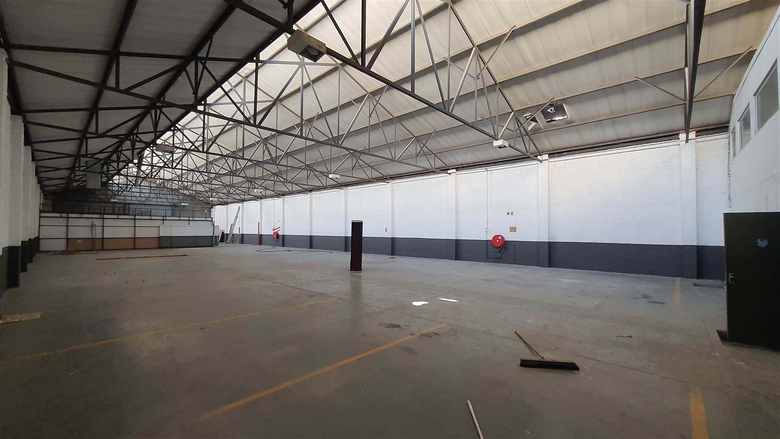 3288  m² Industrial space in Sebenza photo number 7