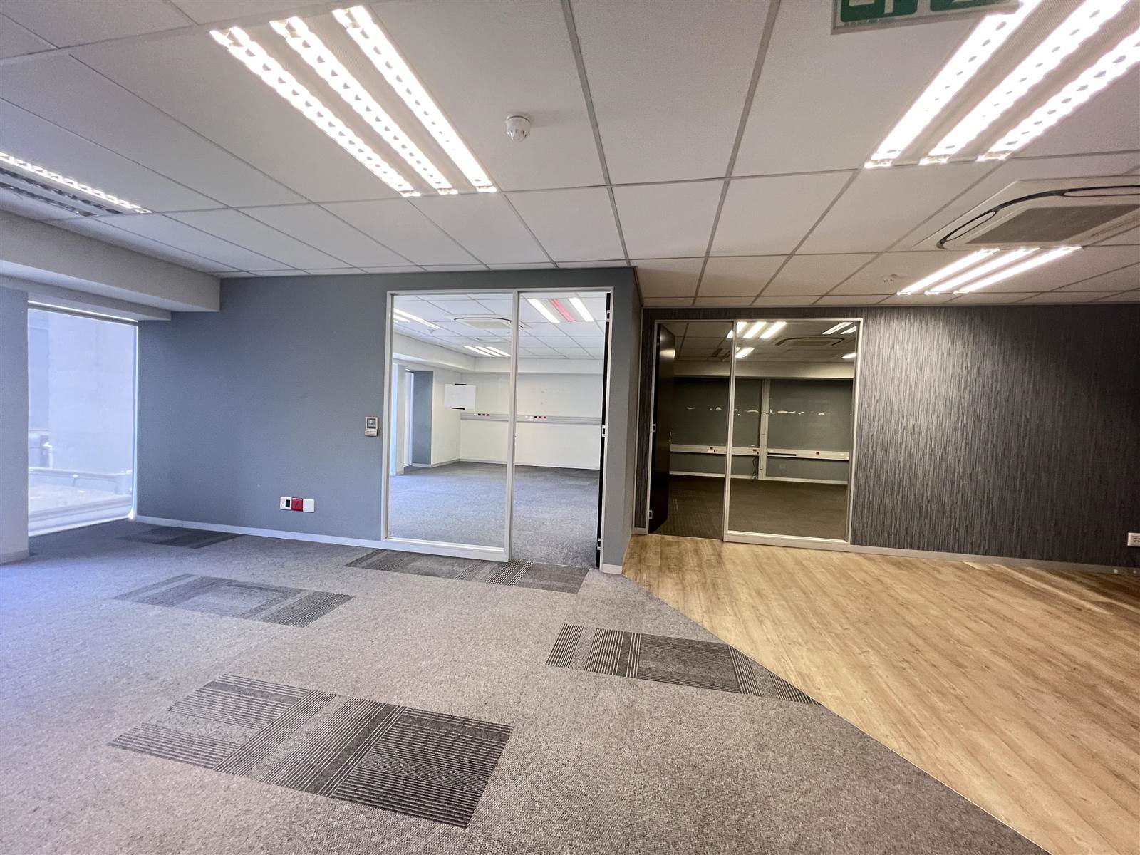 765  m² Commercial space in Cape Town City Centre photo number 2