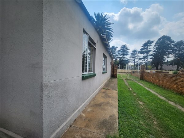 1.2 ha Smallholding 1.2 ha Smallholding