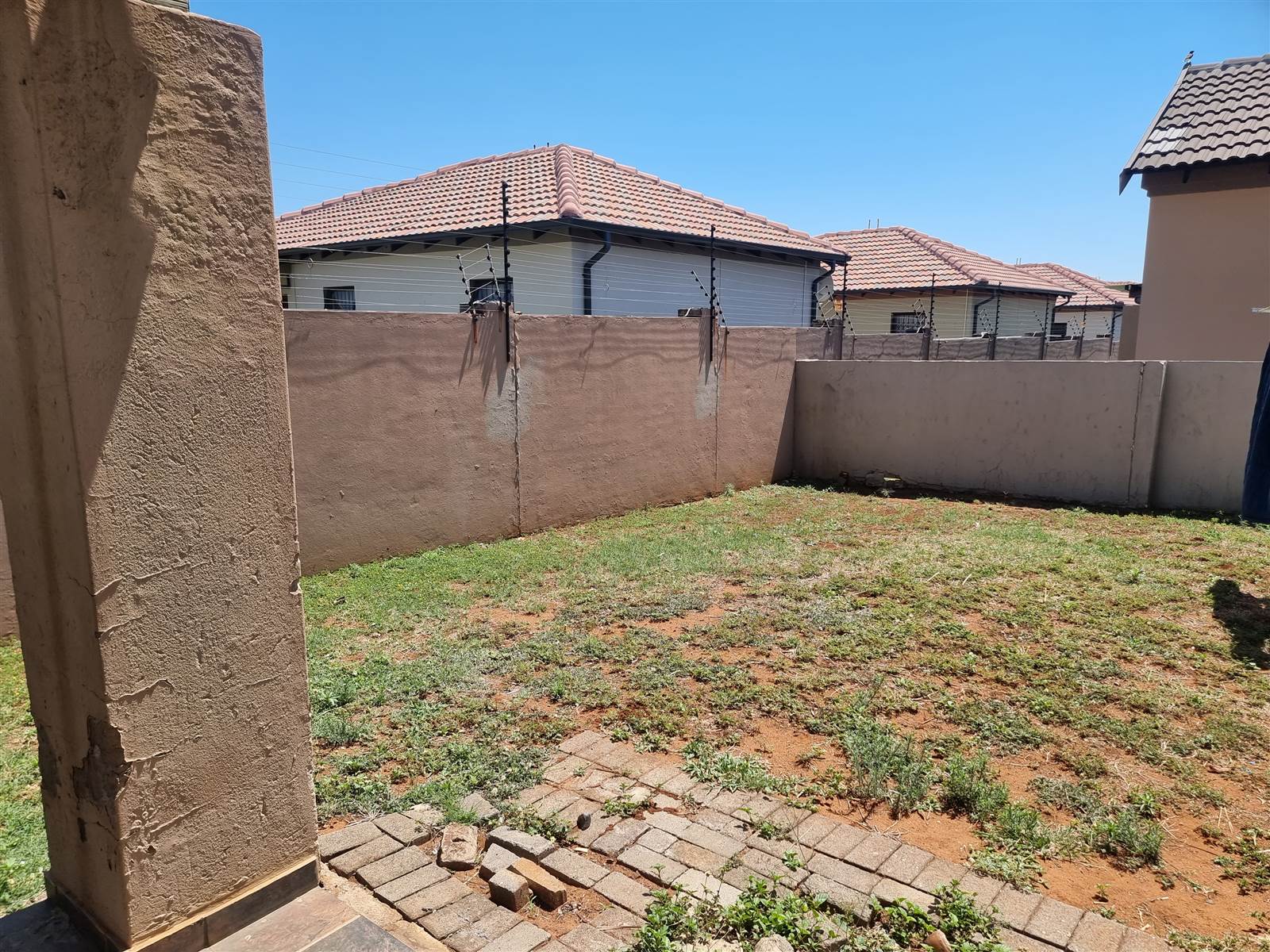 2 Bed Apartment in Waterval East photo number 3