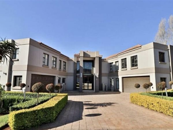 6 Bedroom House 6 Bedroom House