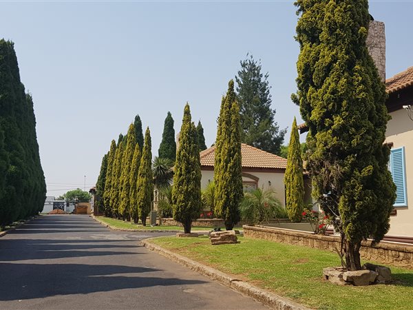 2 Bed Townhouse in Highveld Park