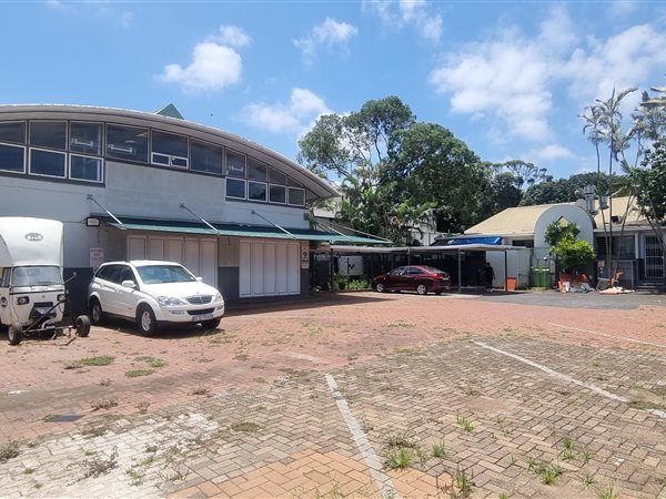 1 560 m² Commercial space 1 560 m² Commercial space