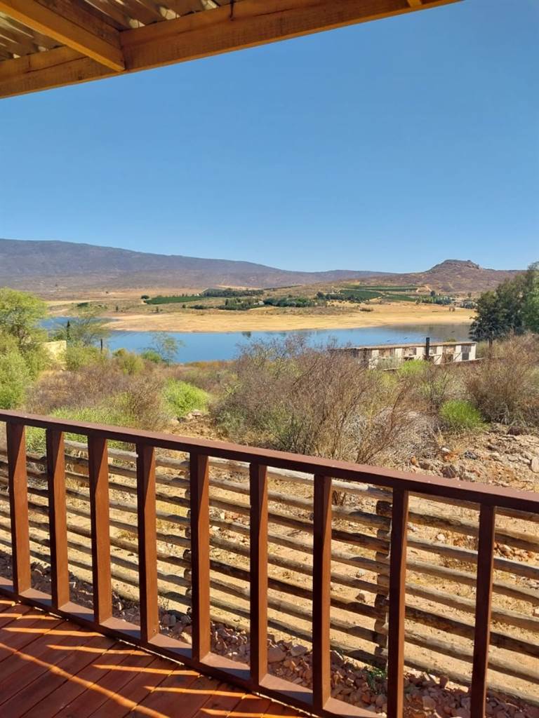 2 Bed House in Clanwilliam photo number 12