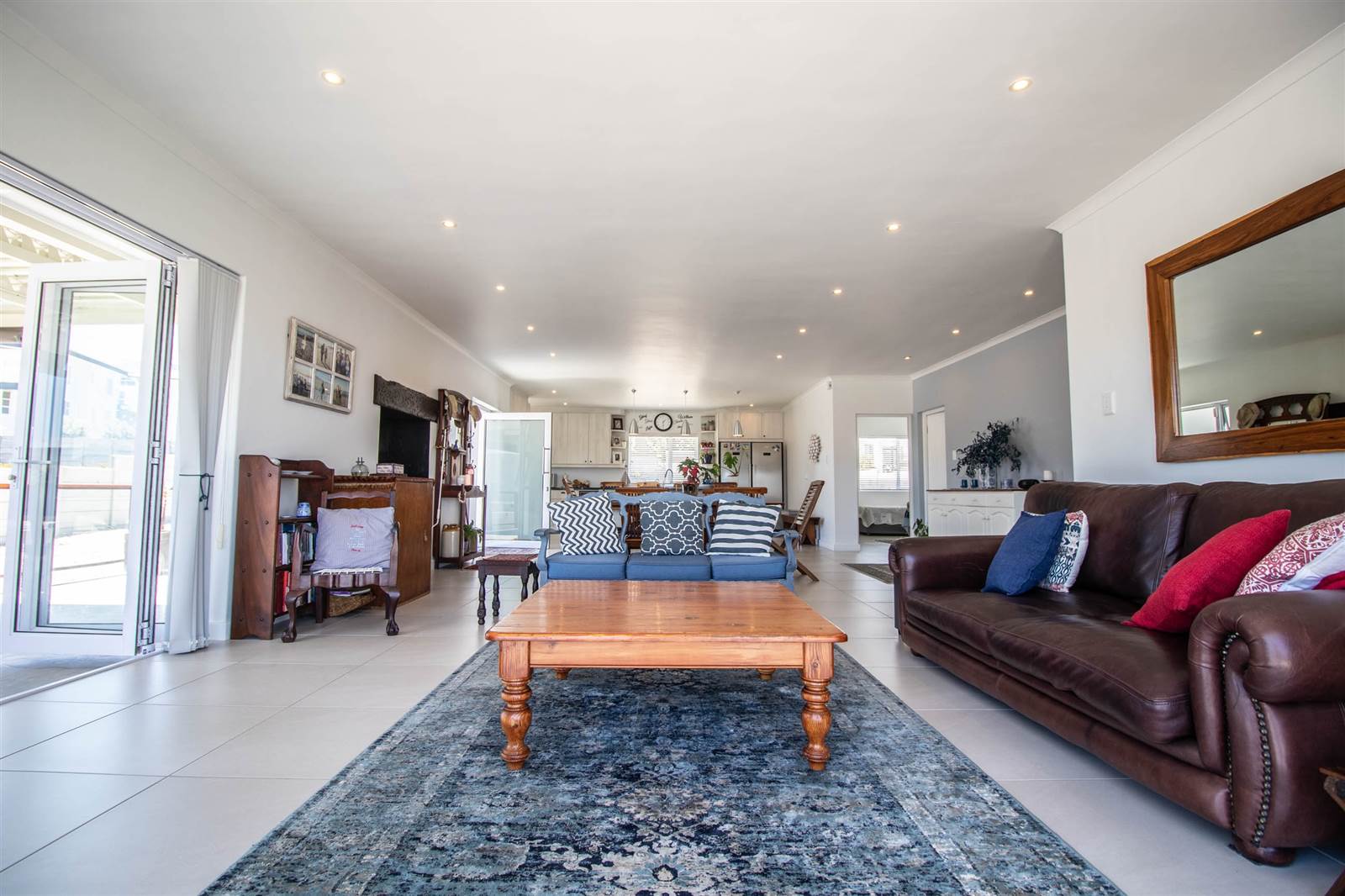 2 Bed House in Yzerfontein photo number 7