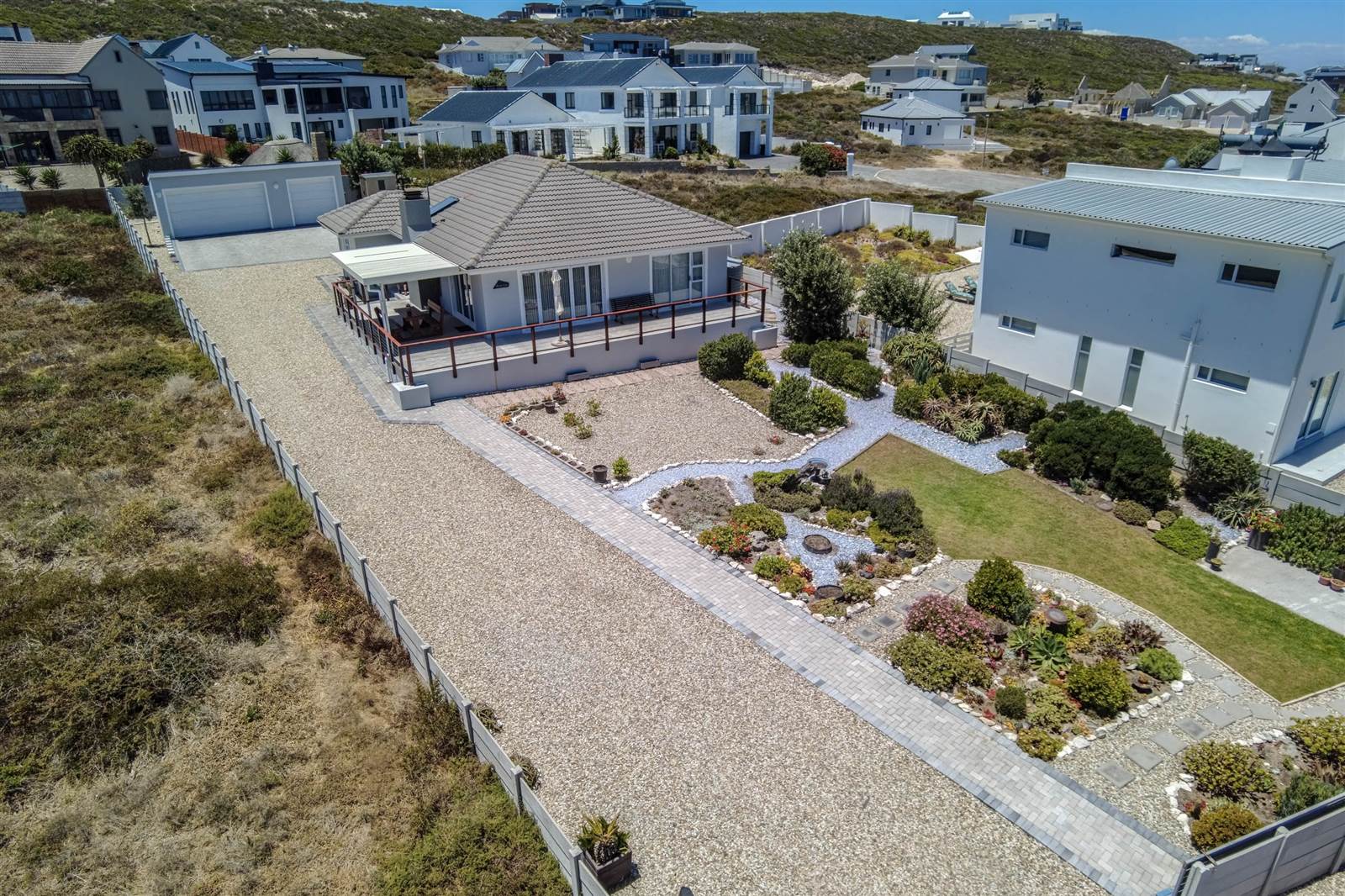 2 Bed House in Yzerfontein photo number 2