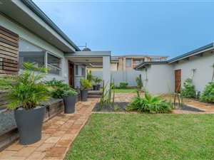 3 Bed House in Tinley Manor and surrounds
