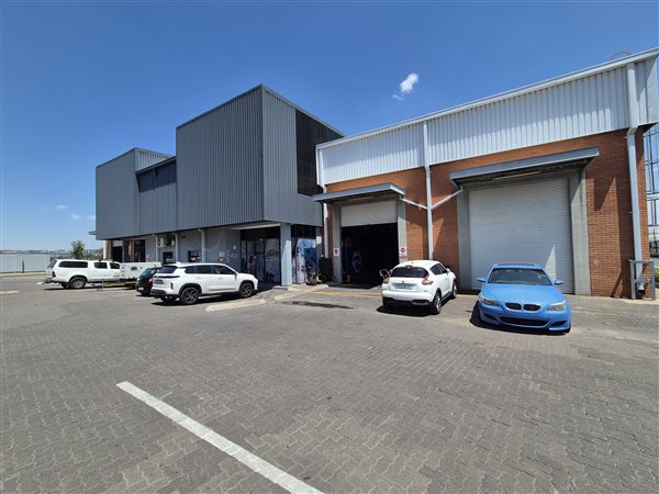 609  m² Industrial space