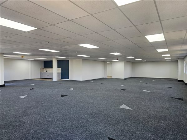 363  m² Commercial space