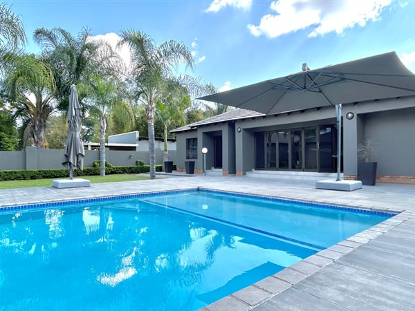 5 Bedroom House 5 Bedroom House