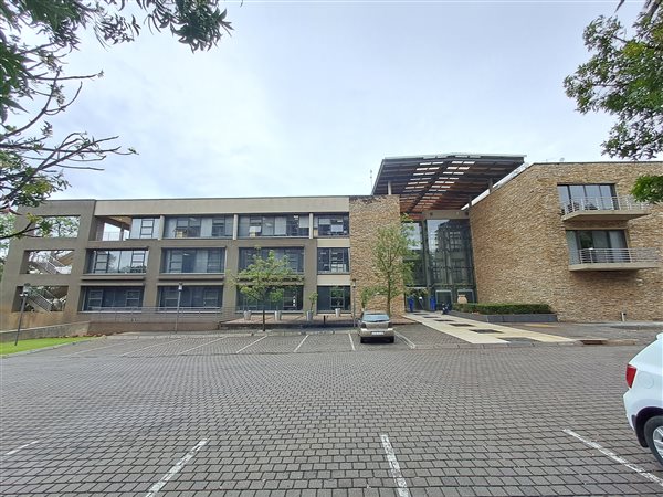 612  m² Commercial space in Illovo