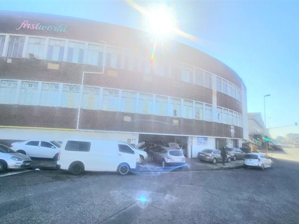 1 500 m² Commercial space 1 500 m² Commercial space