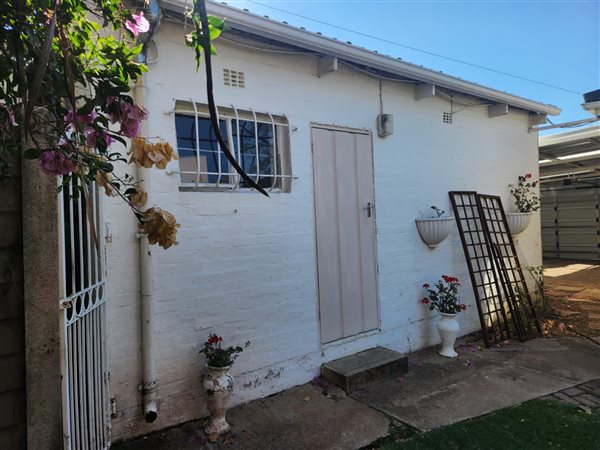 1 Bed Garden Cottage