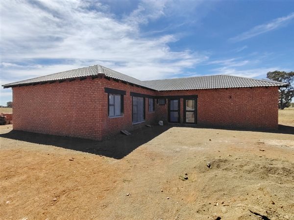 3 ha Smallholding 3 ha Smallholding