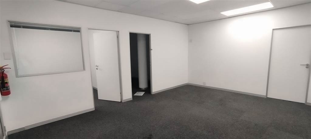153  m² Office Space in Berea photo number 2
